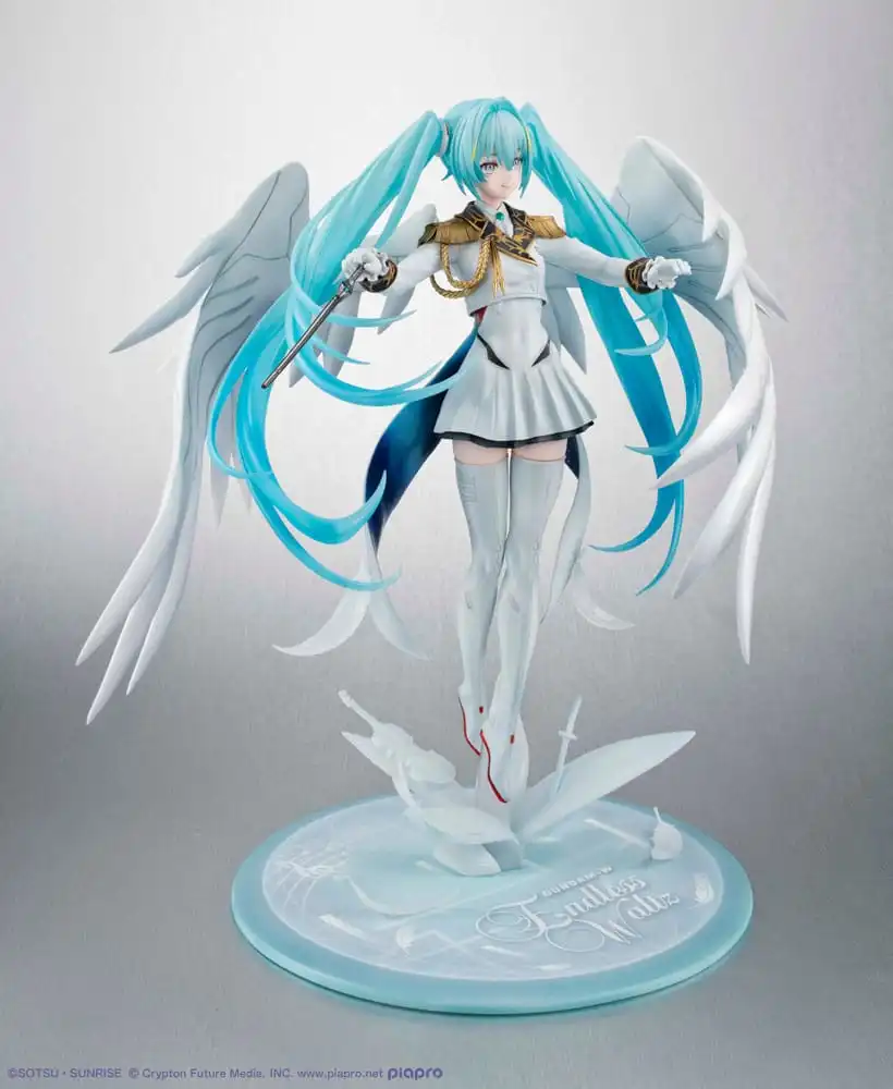 Mobile Suit Gundam x Hatsune Miku Lucrea PVC Statue Hatsune Miku x Wing Gundam Zero EW 45th Anniversary 27 cm